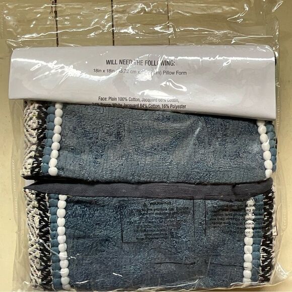 MERCHANT 41 Pillow Cover Zippered 18" Square Blue And White NWT - Picture 3 of 7